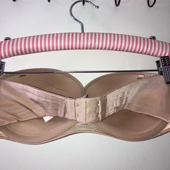 Victoria Secret Very Sexy Strapless Push-Up Bra (no straps). - Picture 3 of 5